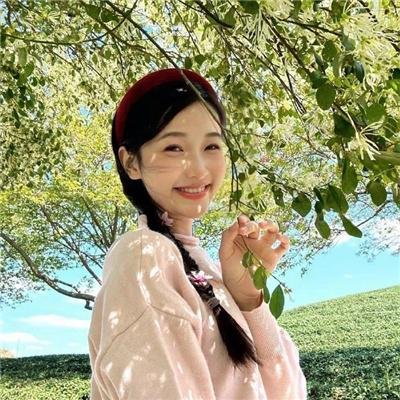 踉跄女孩